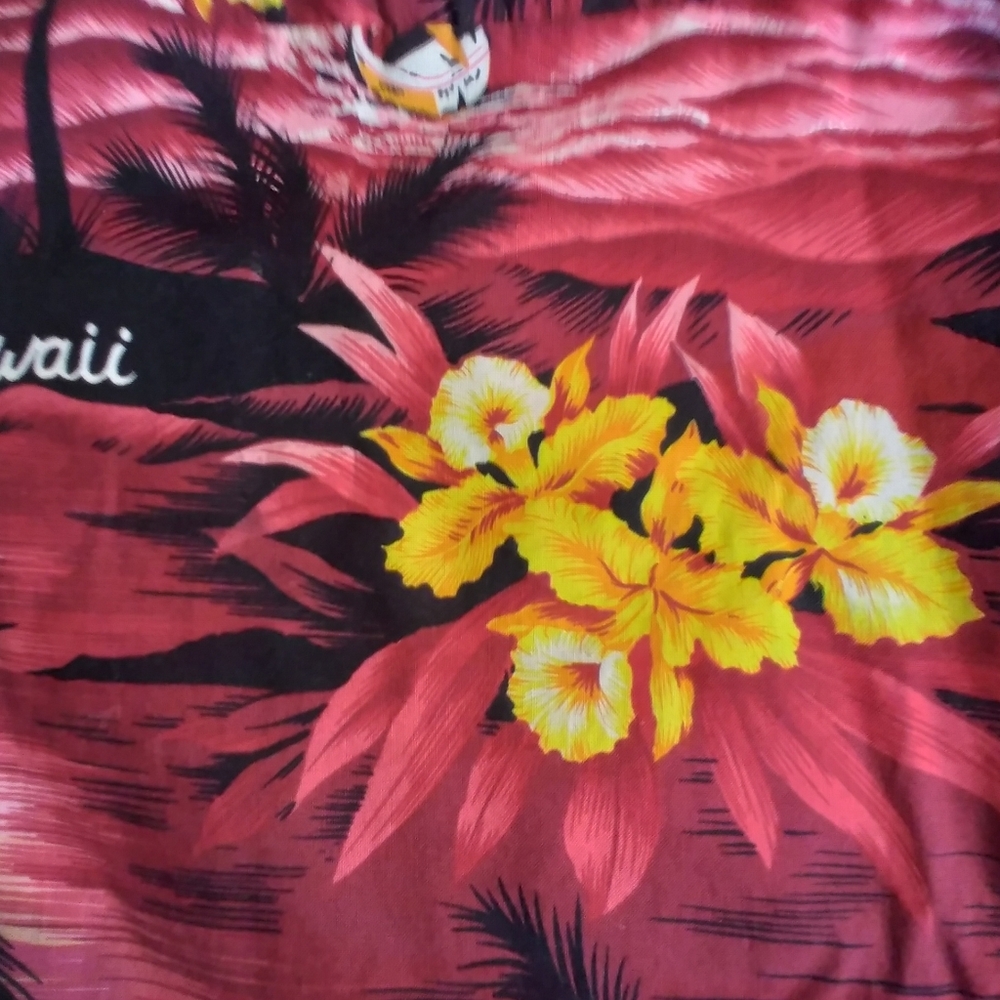 Royal Creations Made In Hawaii Tropical Red Button Down Mens  Hawaiian Shirt S - Picture 5 of 8